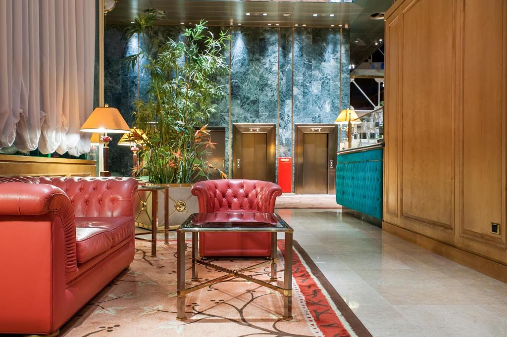Część wypoczynkowa w obiekcie Royal Garden Assago Milano