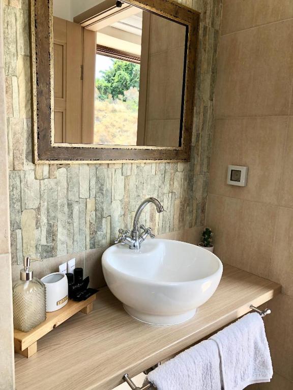 Ванная комната в Elaion mini suites