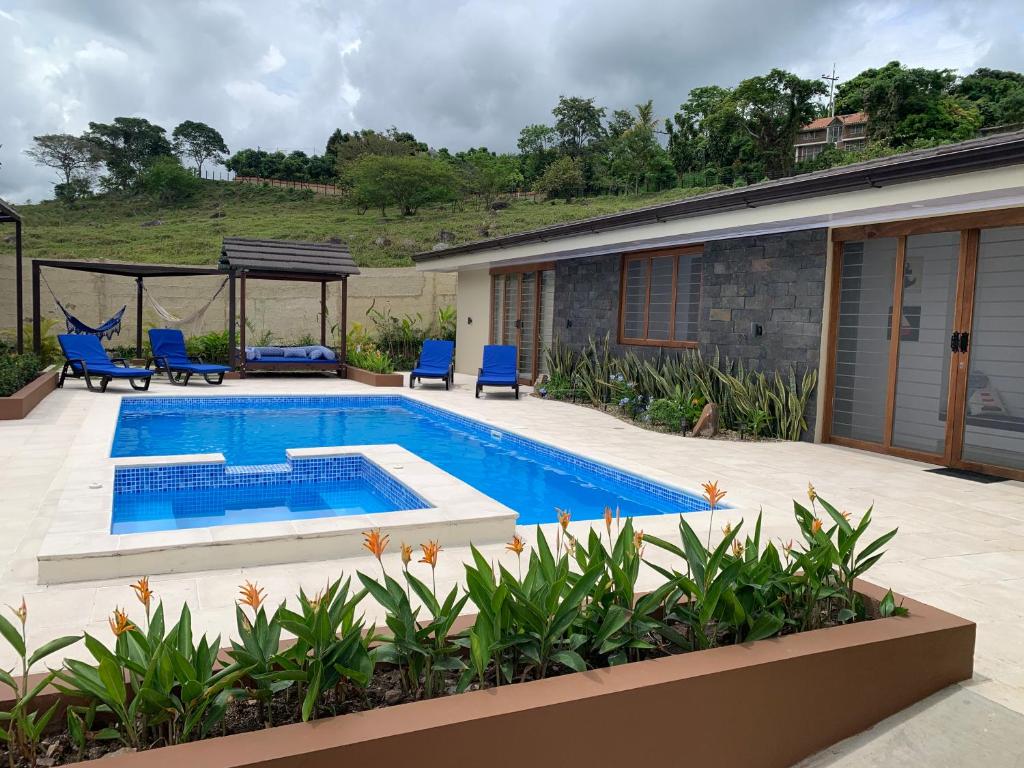 Hermosa villa en la Mesa Conjunto privado, La Mesa, Colombia