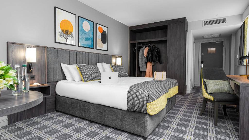 Postel nebo postele na pokoji v ubytování Plaza Hotel Tallaght
