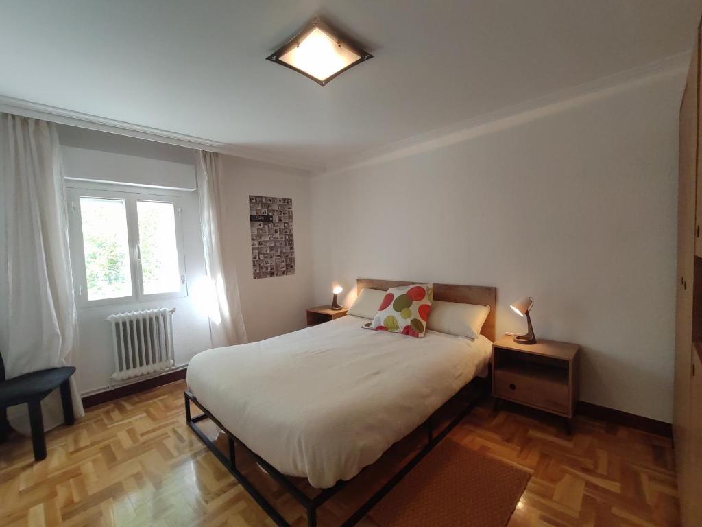 Posteľ alebo postele v izbe v ubytovaní Apartamento Pamplona a 10 minutos del centro