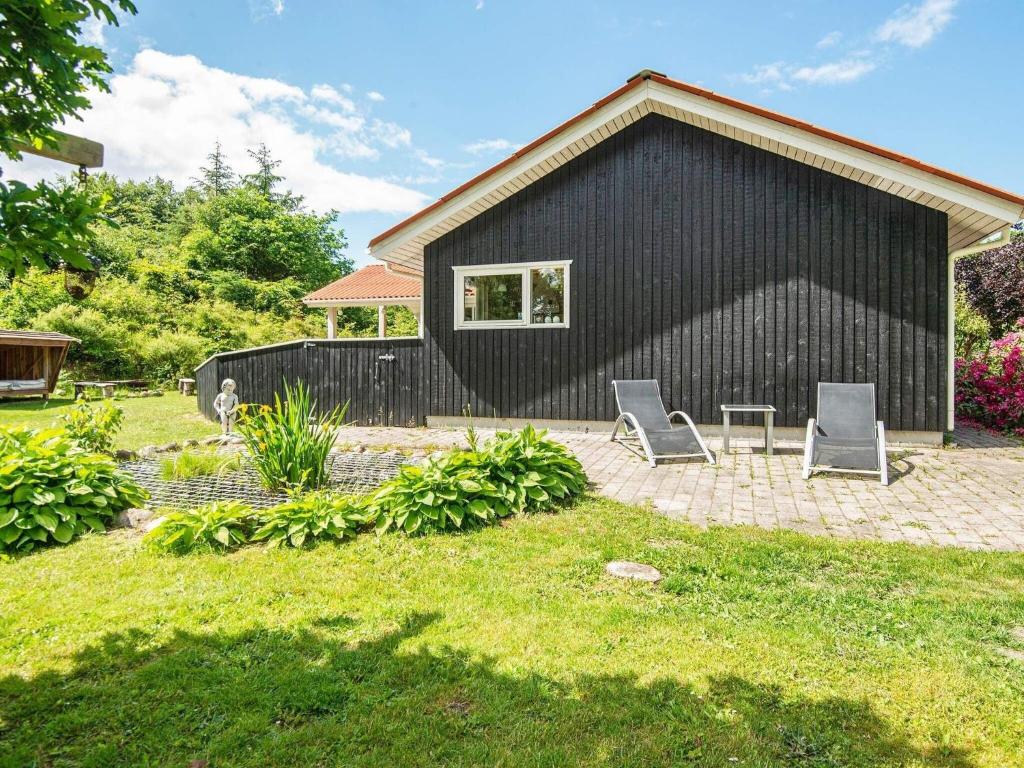 Zahrada ubytování 8 person holiday home in Glesborg-By Traum