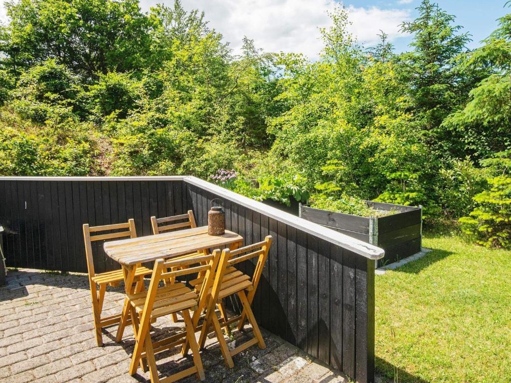 Zahrada ubytování 8 person holiday home in Glesborg-By Traum