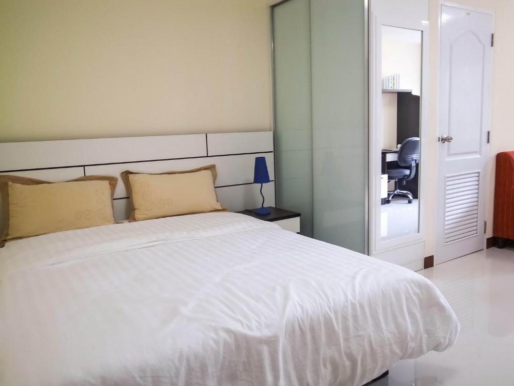 Charming Resident at Ekkamai from studio unit up to 2 bedroom apartment - Standard Studio