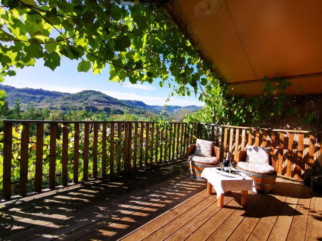 Beautiful tent lodge in Massignano with private terrace
