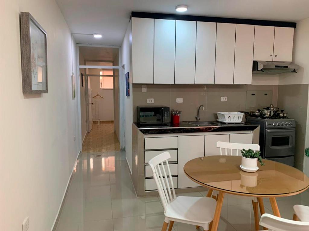 Acogedor departamento amoblado en san miguel, primer piso, wifi. - Appartamento Con Due Camere Da Letto