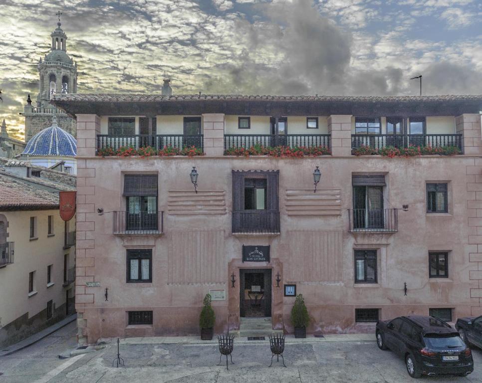 Budova, kde se hotel nachází