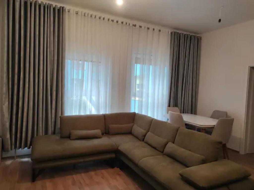 Modern apartment in Tirana - Image 15