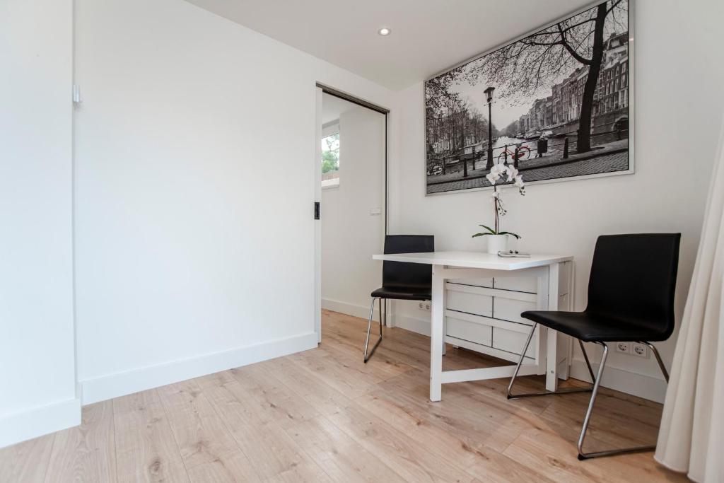 Happy Days Apartment - Luxurious - Free parking on own property