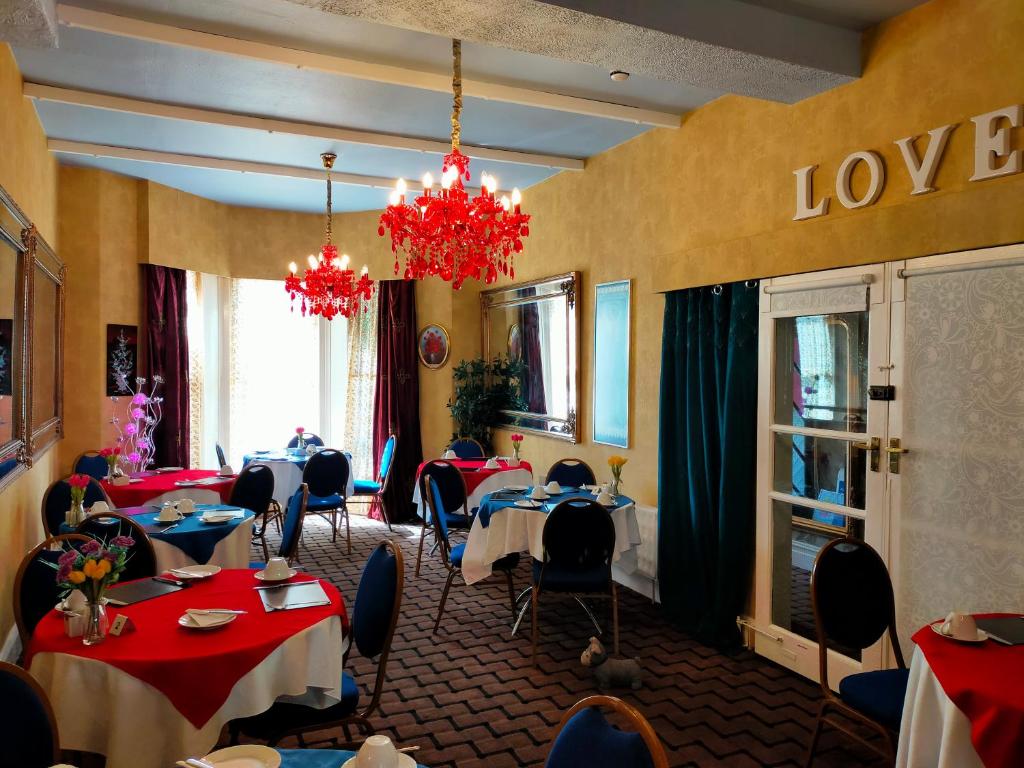 Hotel Babylon - Resim 5