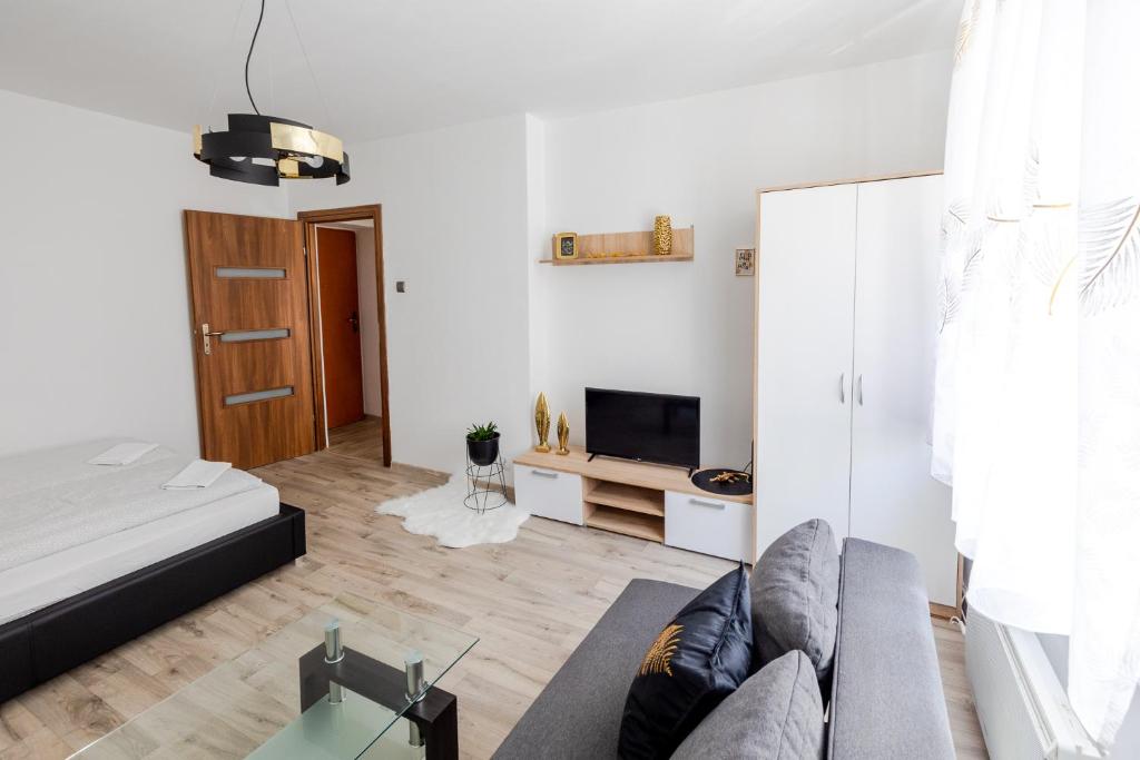 Gold Vision Apartment - Housity