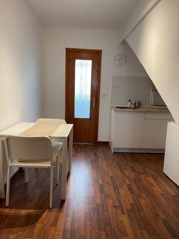 Kuchyňa alebo kuchynka v ubytovaní IRUA APARTAMENTOS