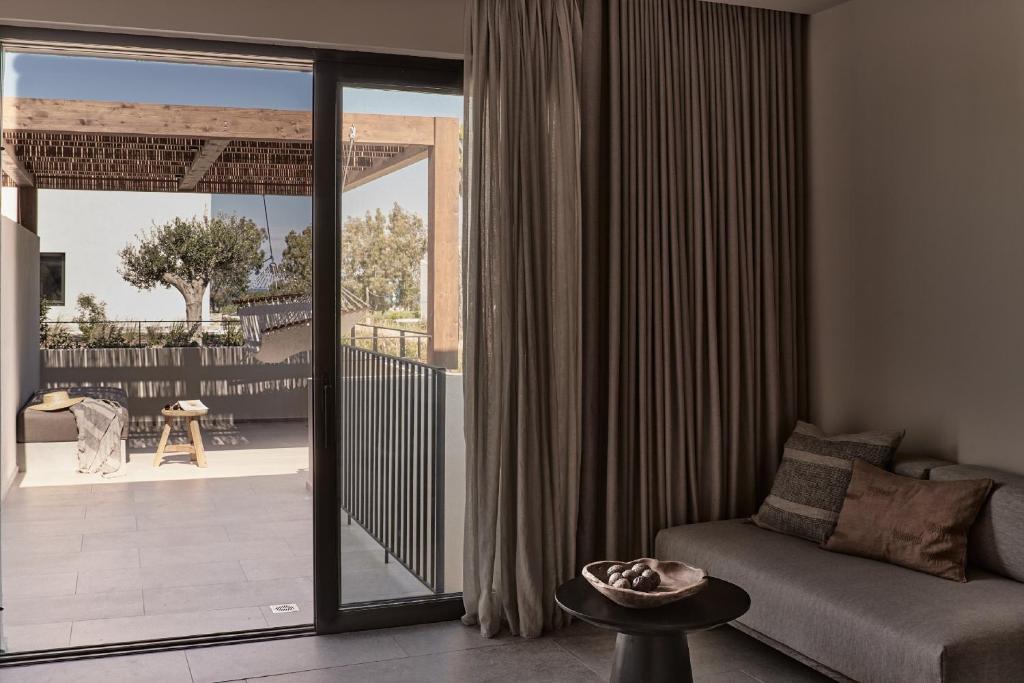 Theros All Suite Hotel - Adults Only - 11