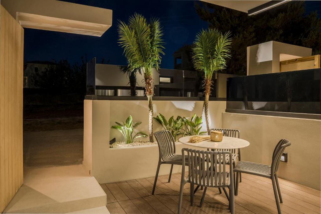 Balkón nebo terasa v ubytování SEA ZANTE Luxury Beachfront Retreat