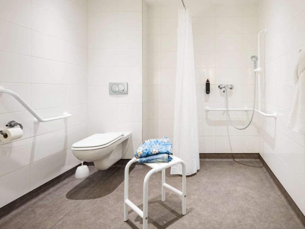 Koupelna v ubytování ibis budget Clermont Ferrand Sud