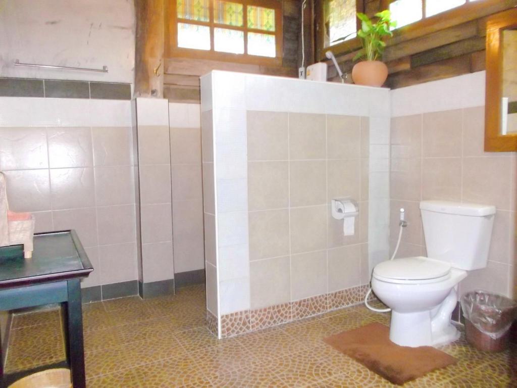 Koupelna v ubytování Baantawan Guesthouse Pai