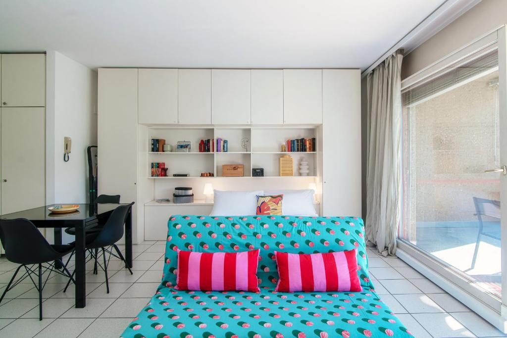 Panoramic Studio by Quokka 360 - open space apartment with terrace - Resim 13