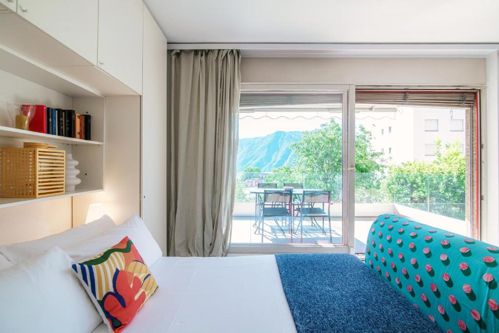 Panoramic Studio by Quokka 360 - open space apartment with terrace - Resim 9