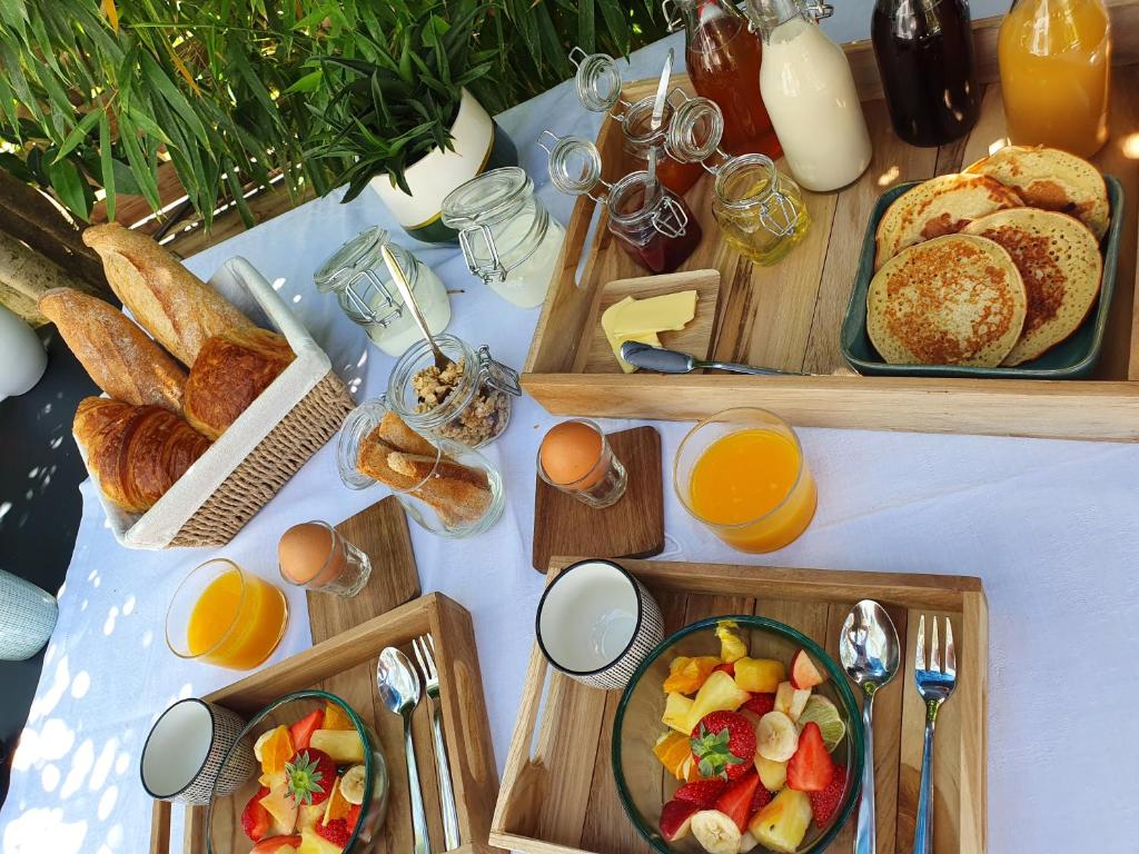 Jedlo v ubytovaní bed & breakfast alebo blízkom okolí
