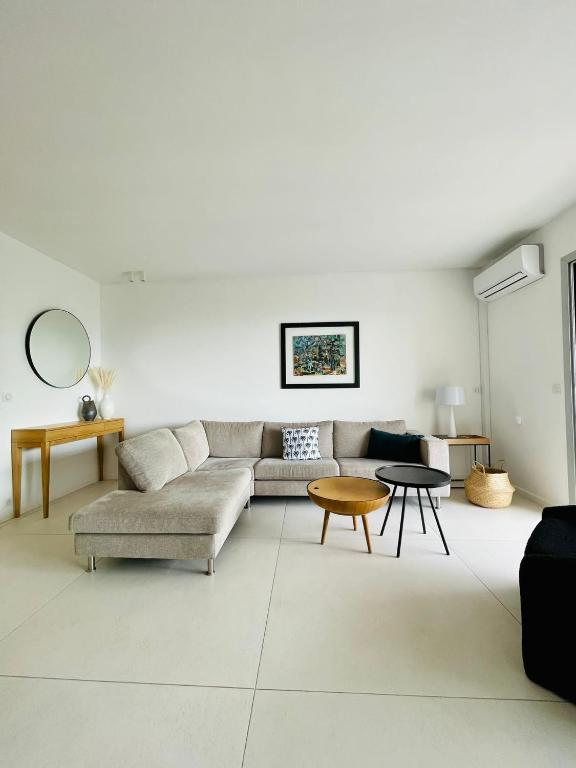 Posedenie v ubytovaní LA MAUVIERE - 75m2 - 4pers - Parking - Wifi