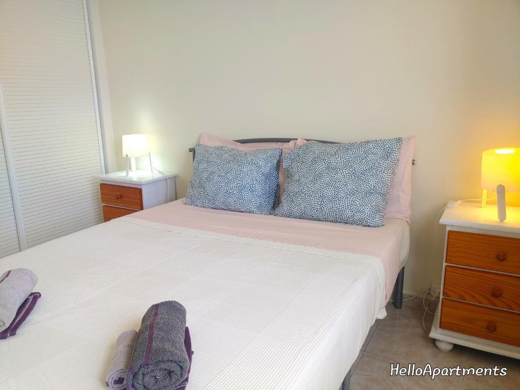 Postel nebo postele na pokoji v ubytování Sea Front Costa Sol by HelloApartments