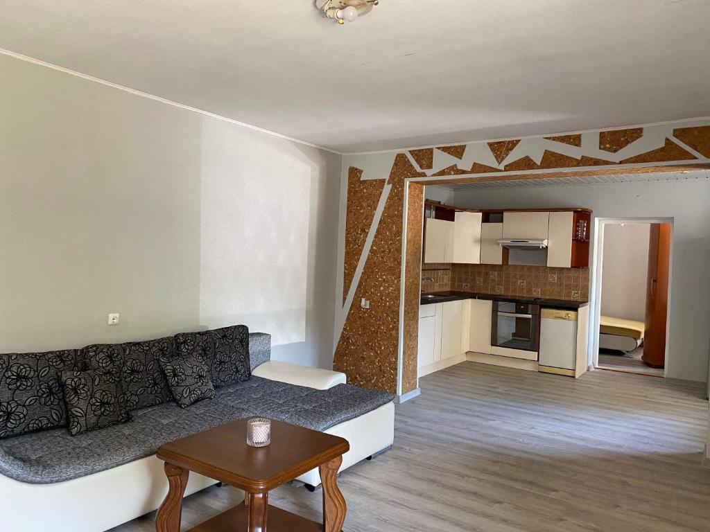 Misko-5 - Housity