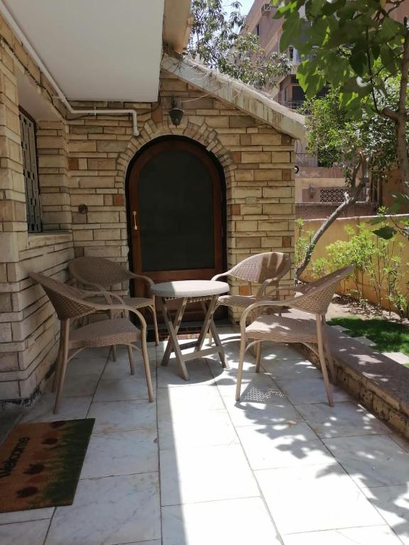 Patio nebo venkovní prostory v ubytování Serenity Garden Oasis near Maadi Grand Mall & CAC