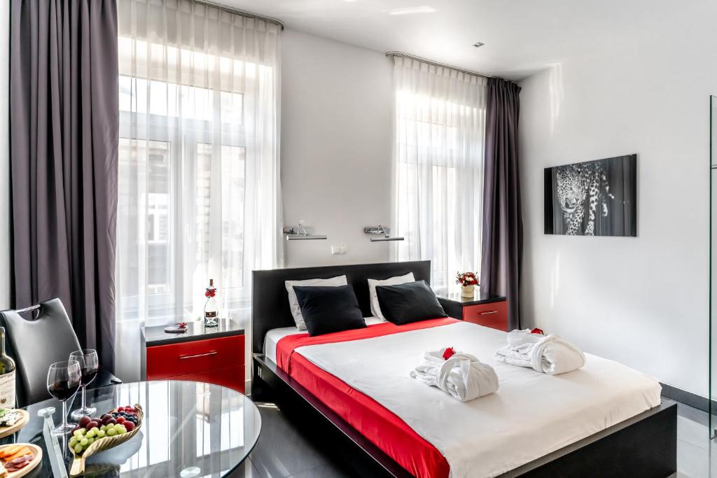 Komorowski Luxury Guest Rooms - Luxury King Room With 2-person Hot Tub