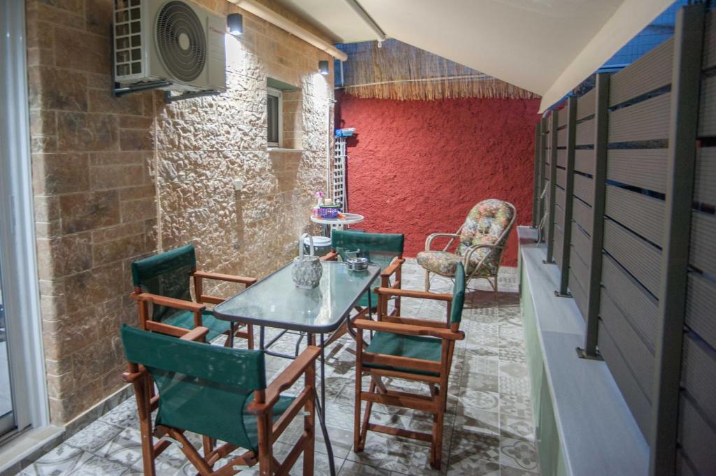 Posedenie v ubytovaní A Central Apartment