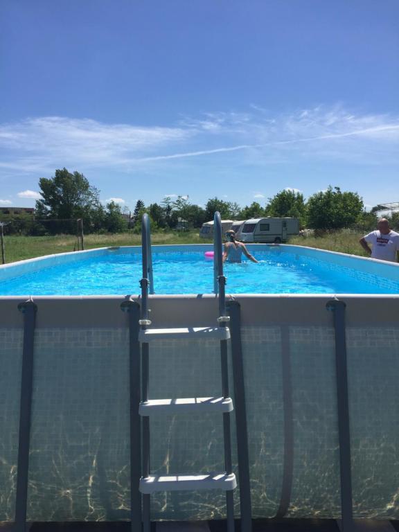 Bazén v ubytování Camping La Foisor Turda nebo v jeho okolí