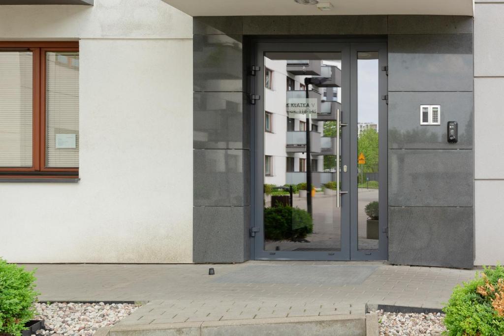 Exteriér alebo vchod do ubytovania Apartment Warsaw Airport Kłobucka by Noclegi Renters