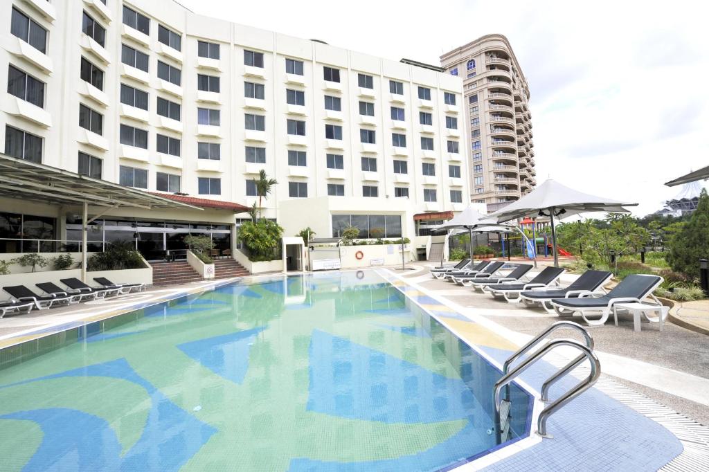 Bazén v ubytování Grand Margherita Hotel nebo v jeho okolí