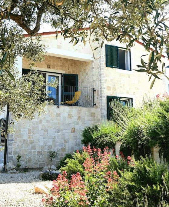 SEA VIEW-STONE HOUSE APARTMENT