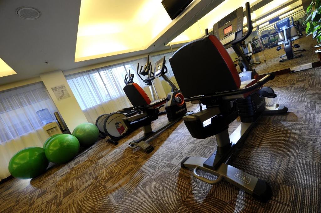 Fitness centrum a/nebo fitness zařízení v ubytování Grand Margherita Hotel