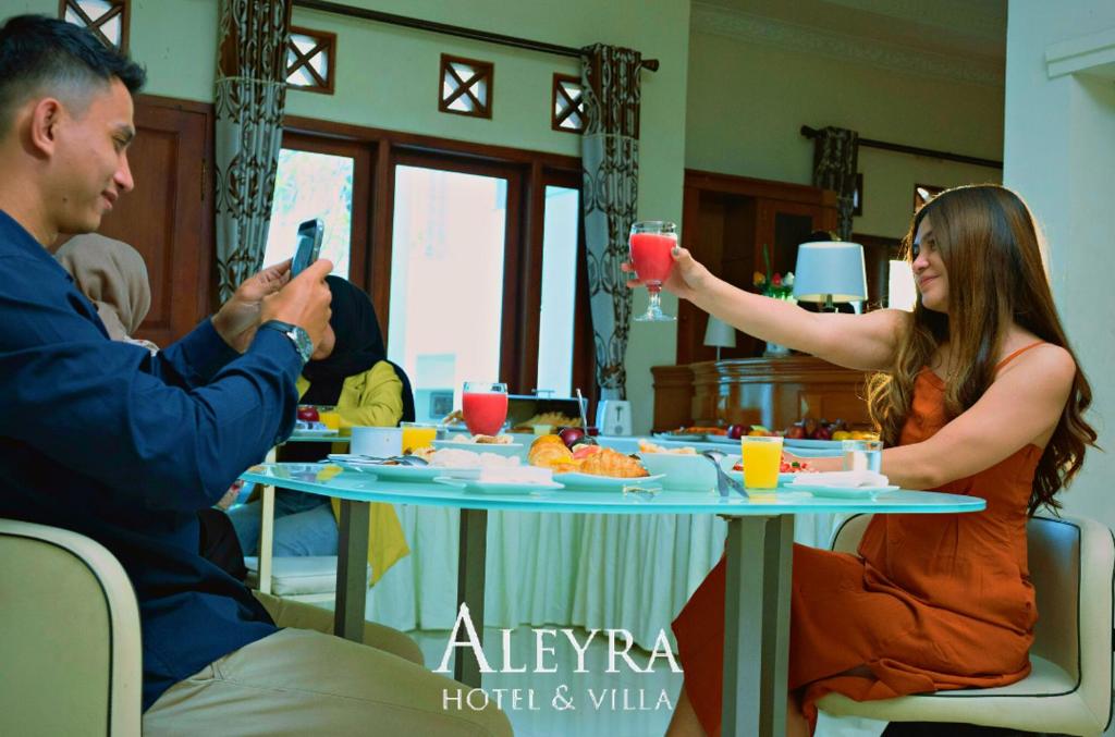 Nápoje v ubytování Aleyra Hotel and Villa's Garut