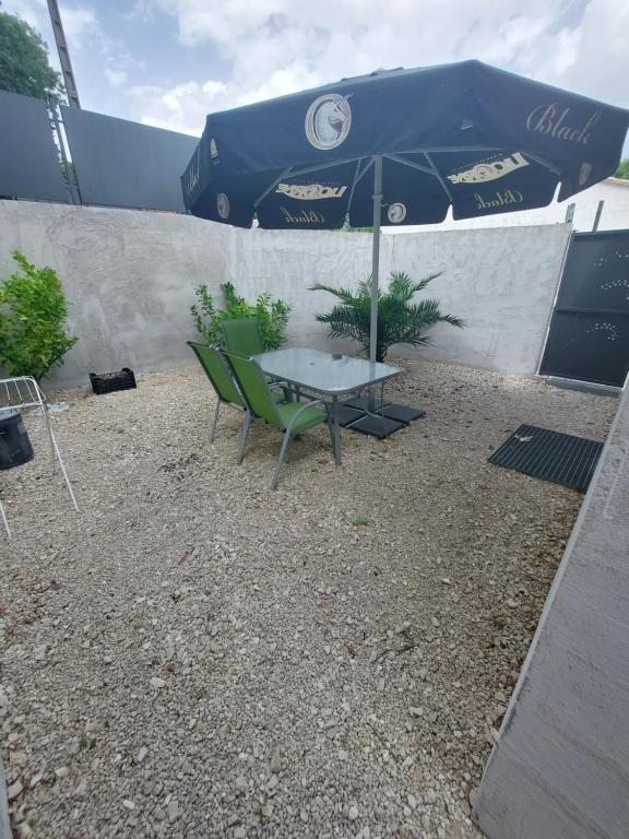 Studio meublé tout confort climatisé - Departamento