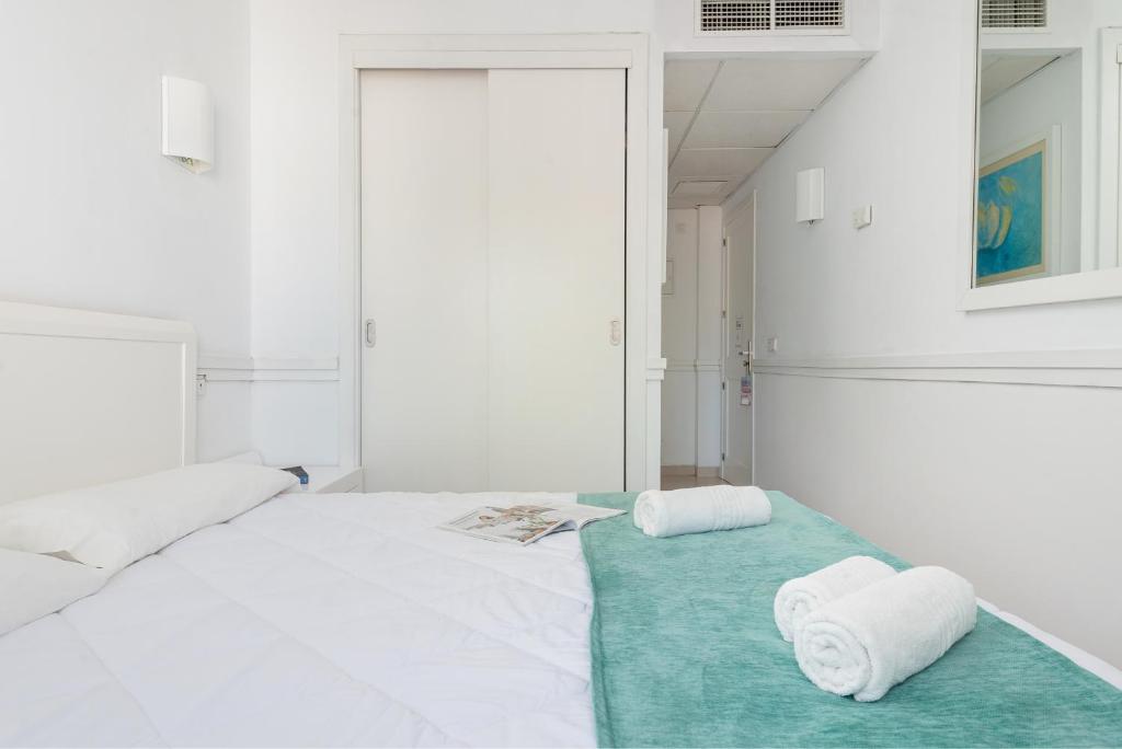 Hostal Brisa Marina, Puerto de Alcudia – Precios actualizados ...