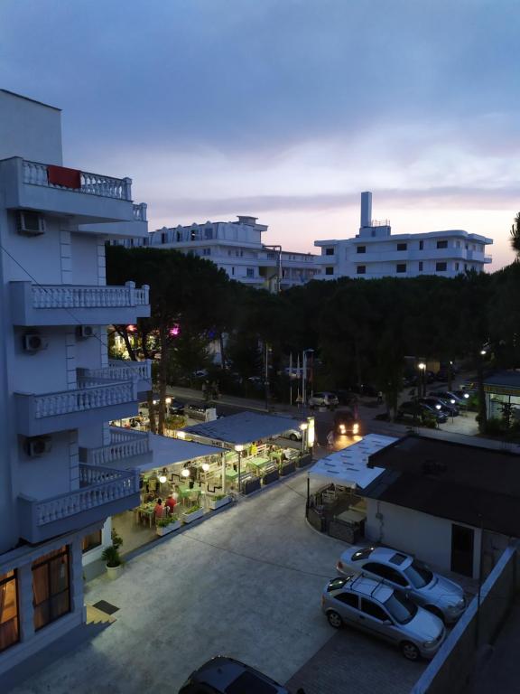 Apartament Mali i Robit