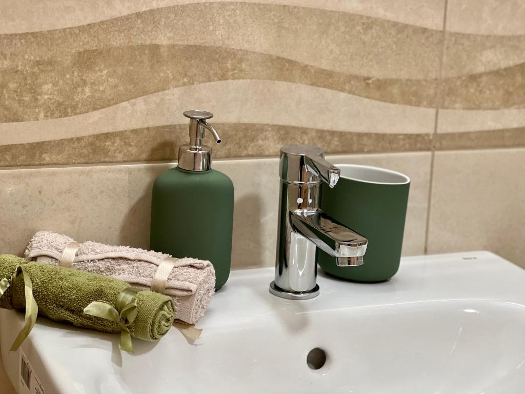 Sara's Apartment Cozy and Close to Center with Private Parking - Apartamento De Dois Quartos
