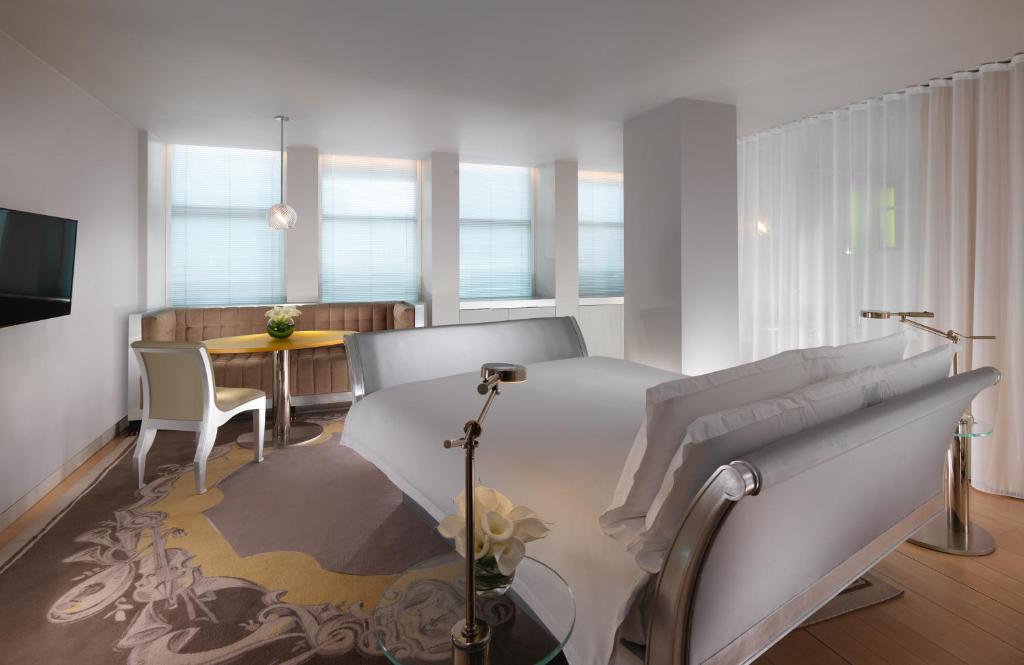 Sanderson London - 