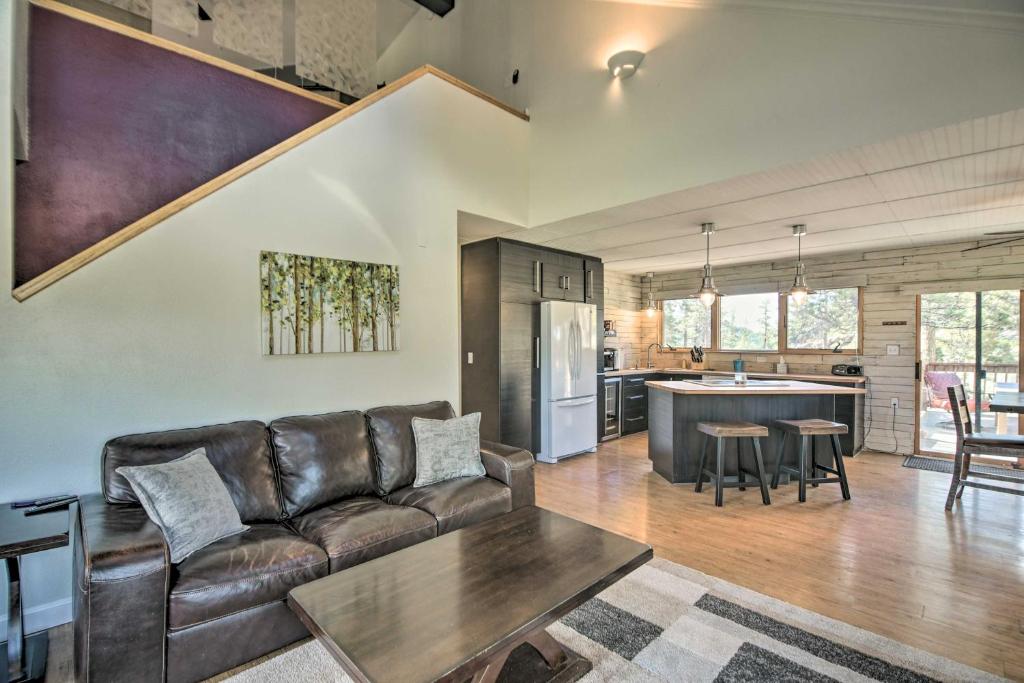 Cozy Red Feather Lakes Retreat with Deck and Yard, Red Feather Lakes