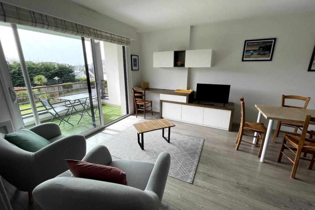 Posezení v ubytování Bel appartement en résidence centre ville avec parking classé 3