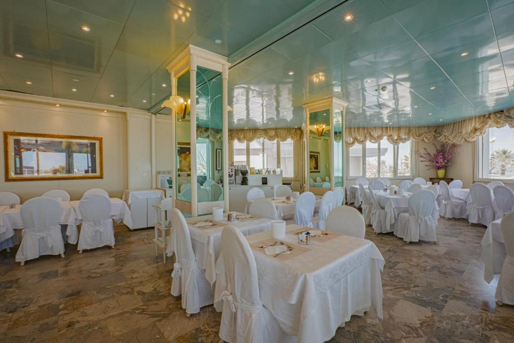 Restaurace v ubytování Hotel Des Nations - Vintage Hotel sul mare