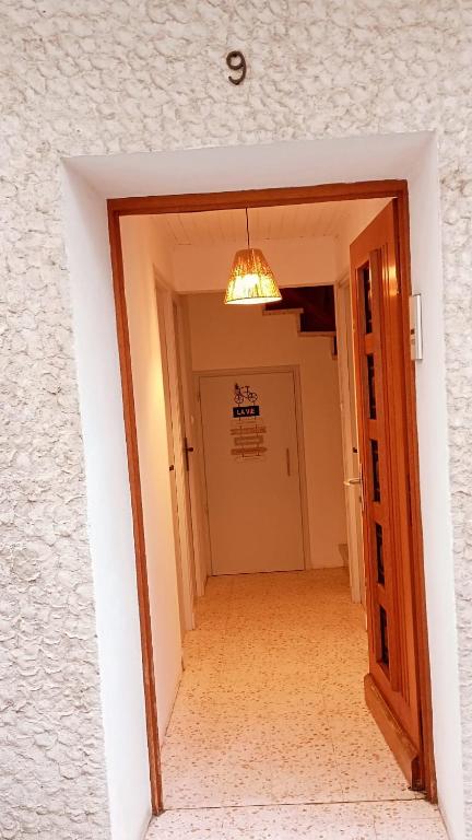 Fotografia z galérie ubytovania Charmante maison de ville avec parking privé v destinácii Nîmes