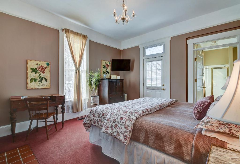 Prairie Guest House - King Room Met Open Haard