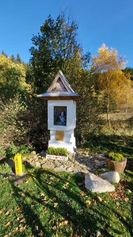 Vonkajšia záhrada v ubytovaní Domek nad potokiem