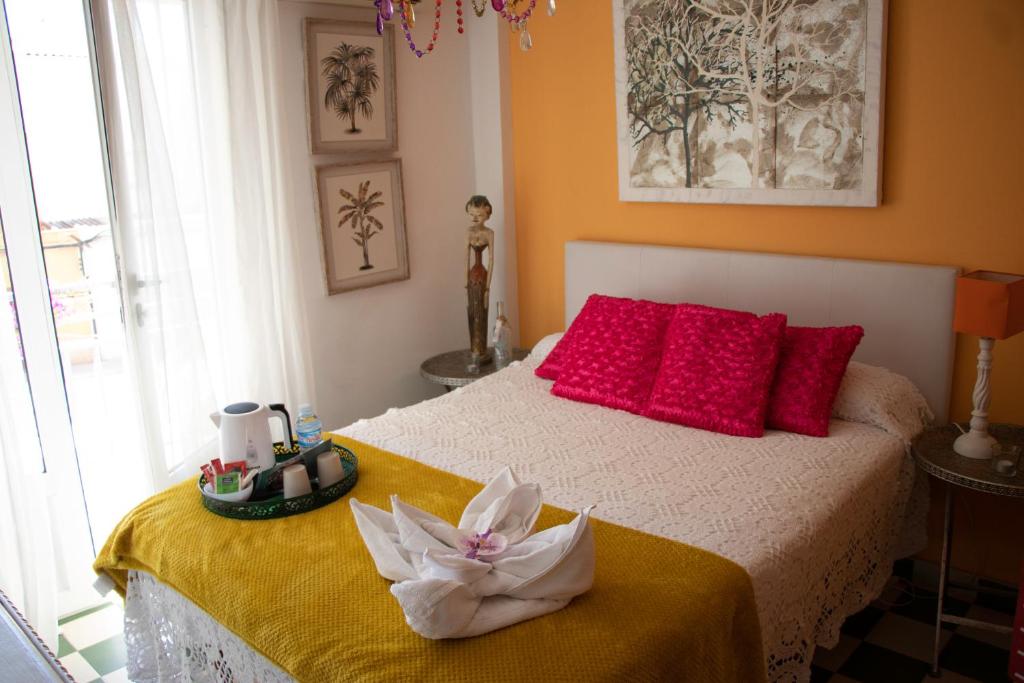 Cama o camas de una habitación en La Fonda Benissa, Grupo Terra de Mar, alojamientos con encanto