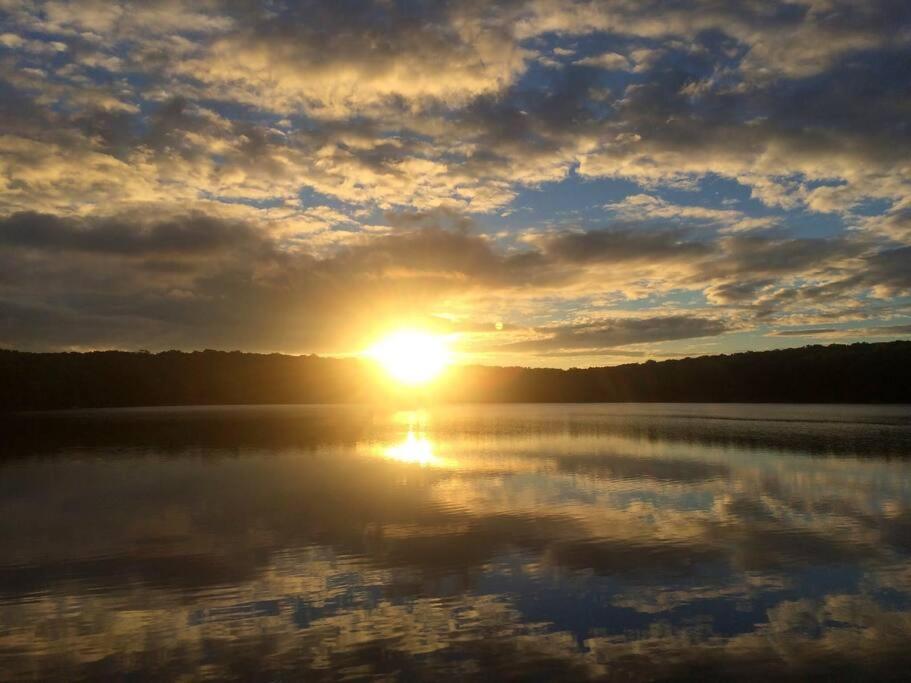 Water front Spring fed natural Lake House, Gold Key Lake (updated