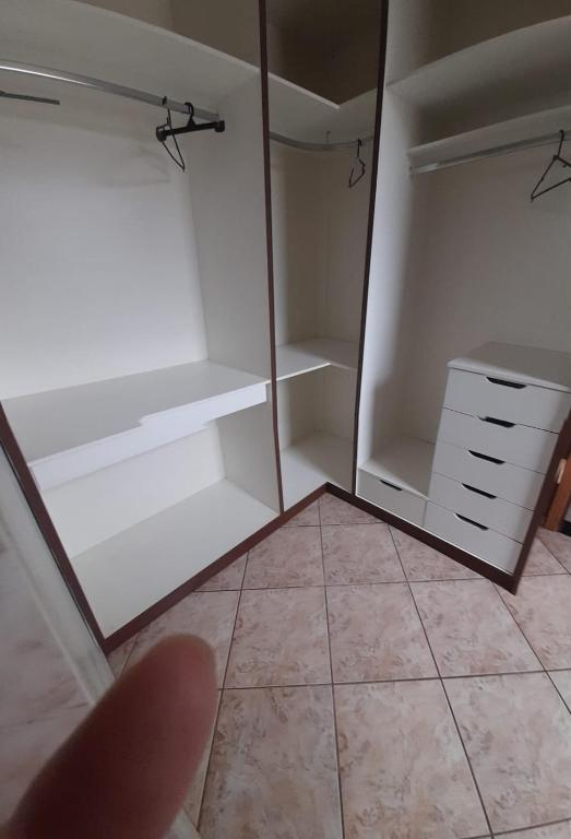 suítes economy uberlandia - Doppel- Oder Zwei Zimmer Mit Eigenem Bad