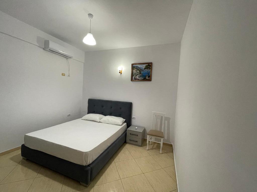 Lovely apartment with sea view in Saranda - Image 2